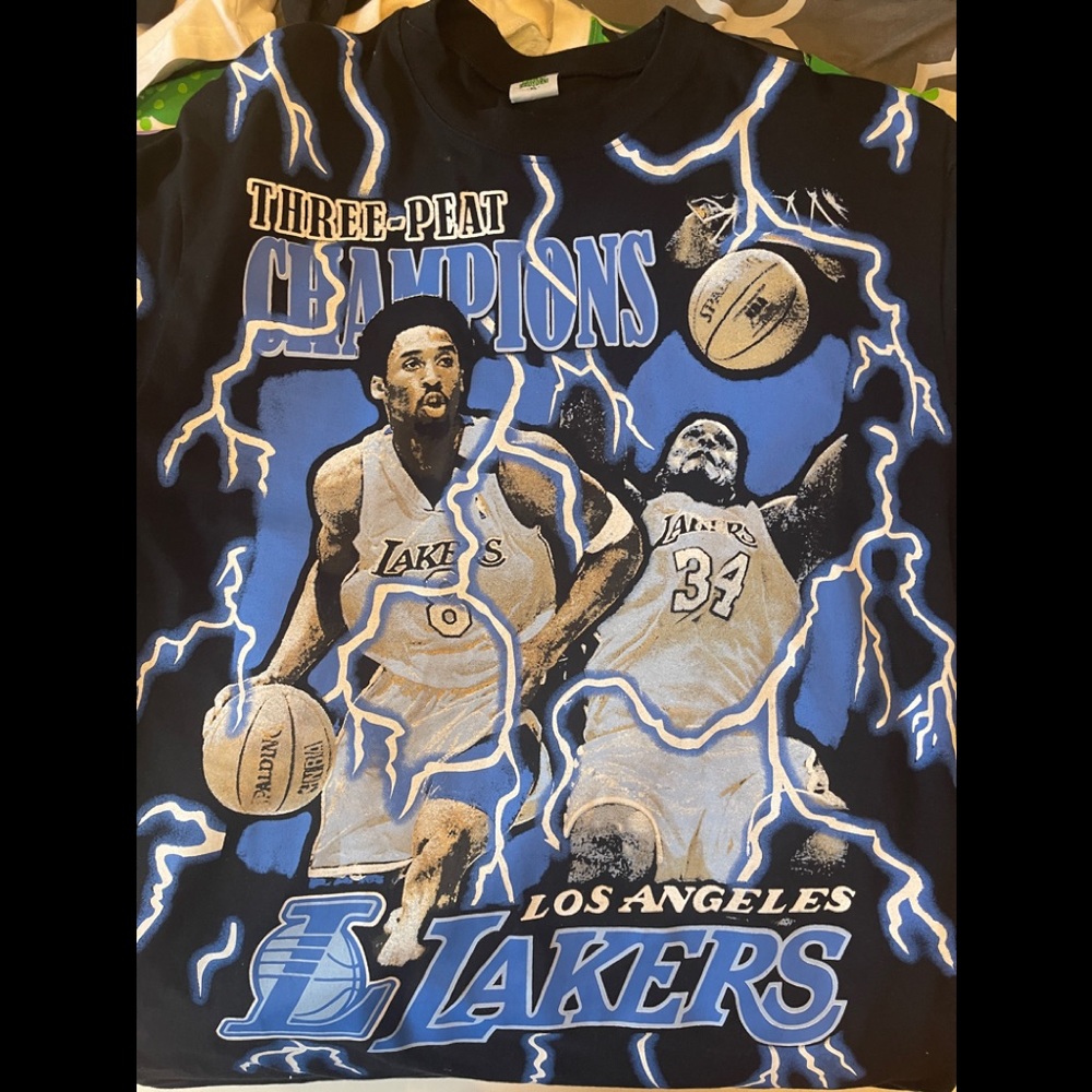 Kobe and Shaq Lakers AOP size XL in MPLS Blue
